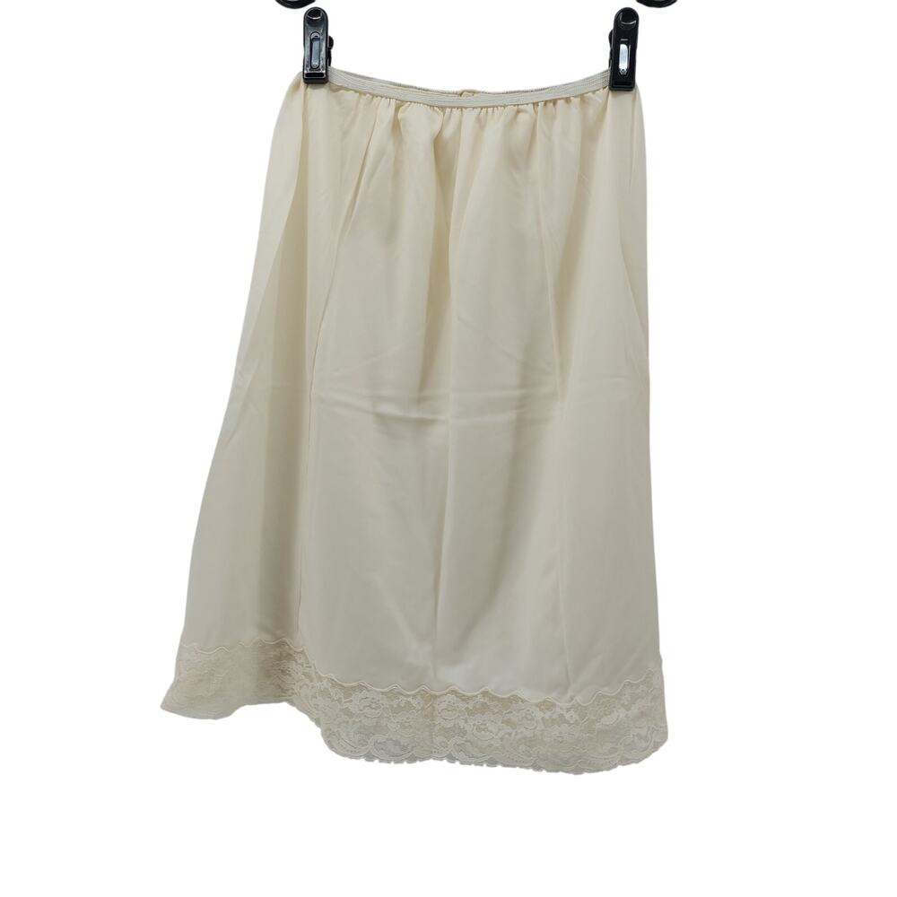 Vintage Movic Star Medium Short Coquette Lace Half Slip USA